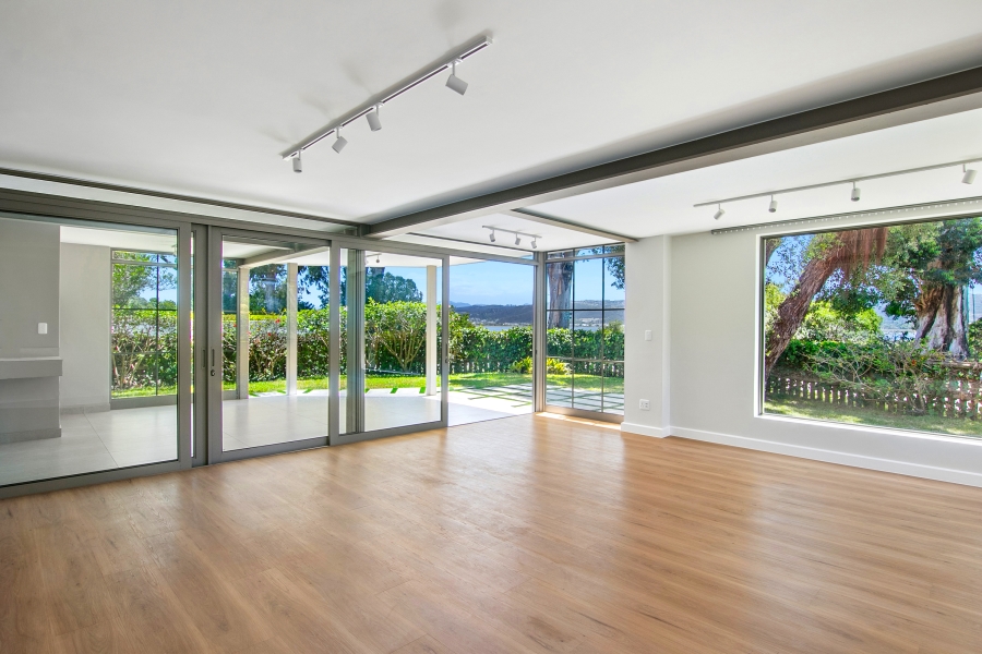 4 Bedroom Property for Sale in Leisure Isle Western Cape